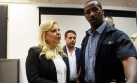 Суд признал виновной в коррупции жену израильского премьера