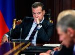 Медведев разрешил закрыть доступ к данным о юрлицах из Крыма