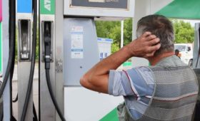 Путин предостерег от желания «совсем завинтить» цены на топливо