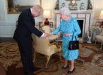 Джонсон попросил королеву приостановить работу парламента для Brexit