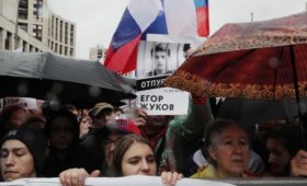 МВД и волонтеры назвали число митингующих на проспекте Сахарова в Москве