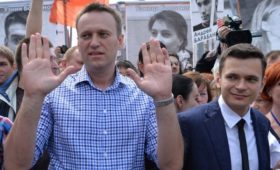Московский метрополитен подал иск к Навальному и Яшину