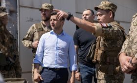 Команда Зеленского назвала ключевые шаги для возвращения Крыма и Донбасса