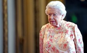 Елизавета II одобрила приостановку работы парламента
