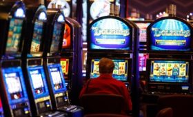 Зеленский объявил о планах легализовать казино на Украине