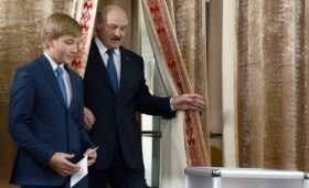 Лукашенко заявил «никаких детей» на вопрос о транзите власти в Белоруссии