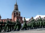 Кремль заявил об отказе Путина реагировать на стрельбу в воинской части