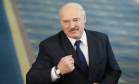 Лукашенко заявил о просьбе к Клинтону возглавить союз России и Белоруссии