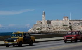 США решили наказать Кубу запретом полетов на большую часть острова