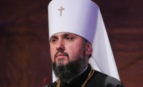 Глава новой церкви Украины доложил Помпео о «позорной ситуации» в Крыму