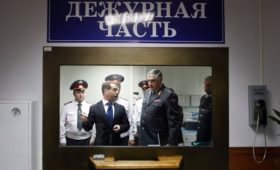 Медведев поручил ФСБ и МВД подумать над повышением доверия к ним бизнеса