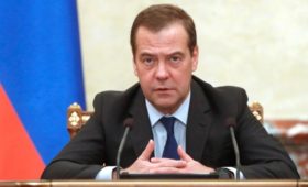 СМИ узнали об одобрении Медведевым правил инвестирования из ФНБ