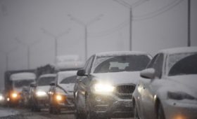 «Коммерсантъ» сообщил о росте цен на автомобили на фоне снижения спроса