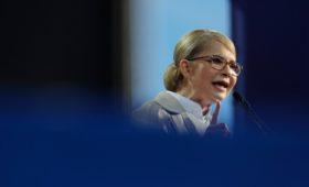 Тимошенко ответила Зеленскому на слова о лишении «сладенького»