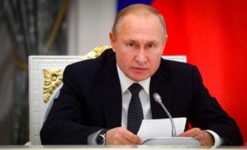 Путин счел беспардонной ложью резолюцию Европарламента о Второй мировой