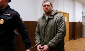 Суд арестовал бывших полицейских по делу Голунова