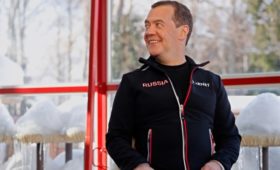 Медведев назвал отставку правительства обычным событием