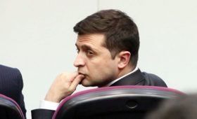 Зеленский не принял отставку премьера Гончарука