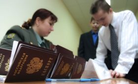Жители четырех стран смогут получать гражданство России на 5 лет раньше