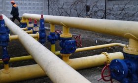 «Газпром» сократил транзит газа через Украину втрое